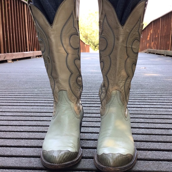 🤠 Vintage Laramie mint green Cowboy Boots - Picture 2 of 14